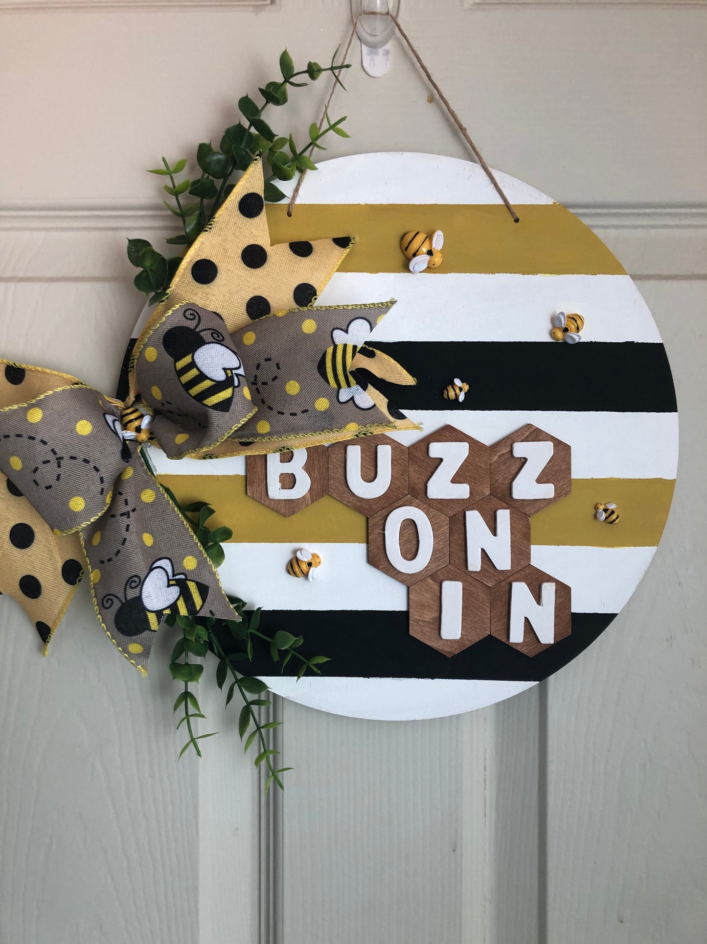 Buzz On In!