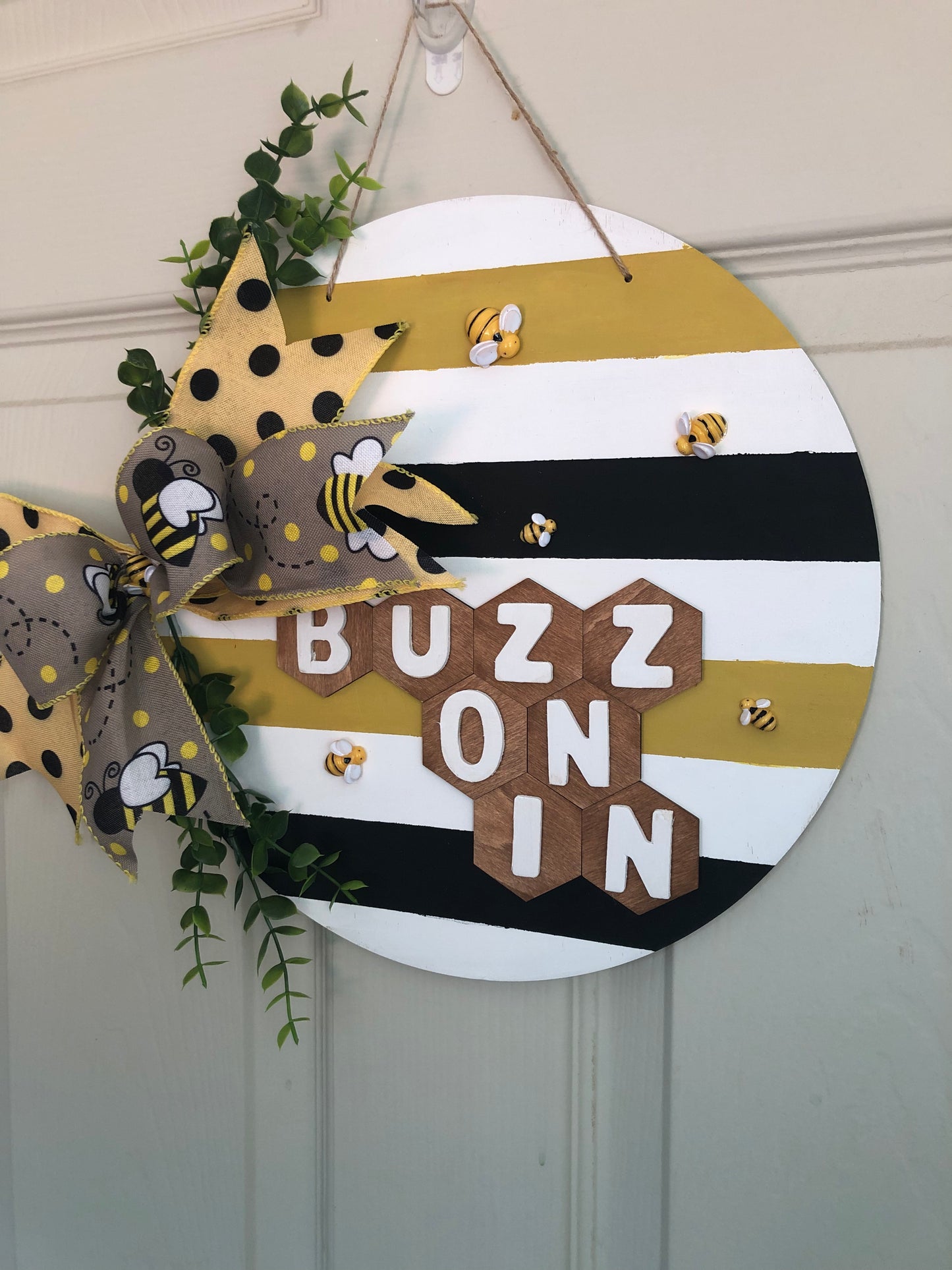 Buzz On In!